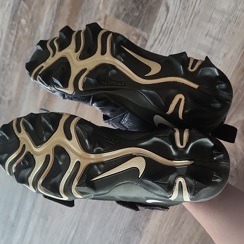 Nike cleats - Picture 5 of 5